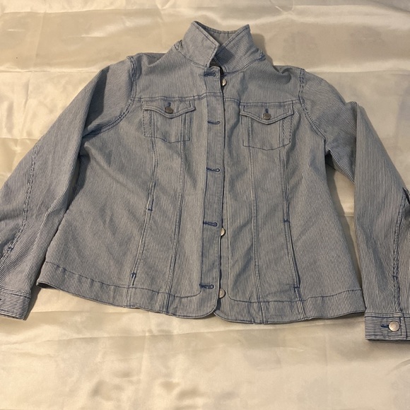 XL Stretch Denim Jacket. - Picture 2 of 10